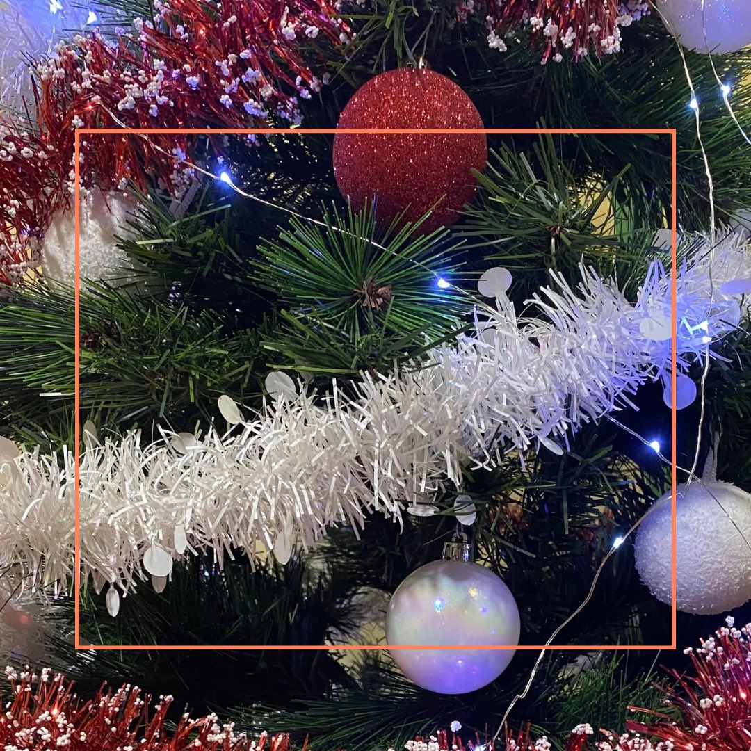 case_canella's tweet photo. La magie de Noël s’installe chez Case Canella ! ❄️

Venez savourer vos plats préférés, et partager des moments chaleureux avec vos proches. 🎄

____________
📍 4 Rue des Frères Lumière, Buxerolles 
📞 05 49 47 85 65 https://t.co/WDb9JBS5yP