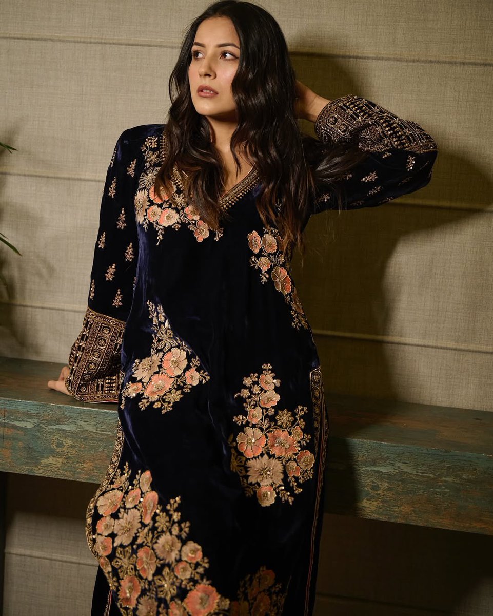 ursniresh's tweet photo. #ShehnaazGill Latest Pics https://t.co/qqyz2SGGtR
