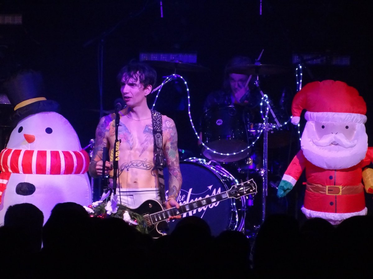 theRedun's tweet photo. Sounds like Christmas has begun just heard #Bellsend by @thedarkness on @PlanetRockRadio with @PaulAnthonyRock https://t.co/7A0qwwqR2F