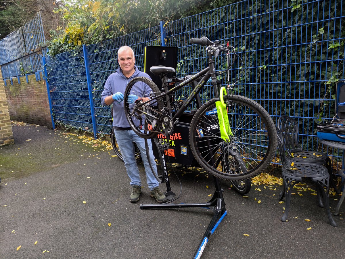 Thank you so much <a href="/DrBike_Lewisham/">Dr Bike Lewisham</a> for delivering a wonderful #roadsafety assembly yesterday, for checking our bikes &amp; helping us to stay safe on the roads. Huge thanks also to Councillor <a href="/LouiseKrupski/">Louise Krupski</a> for presenting our #TfL Gold Travel Award certificate❤️🚴🚴‍♂️🚴‍♂️