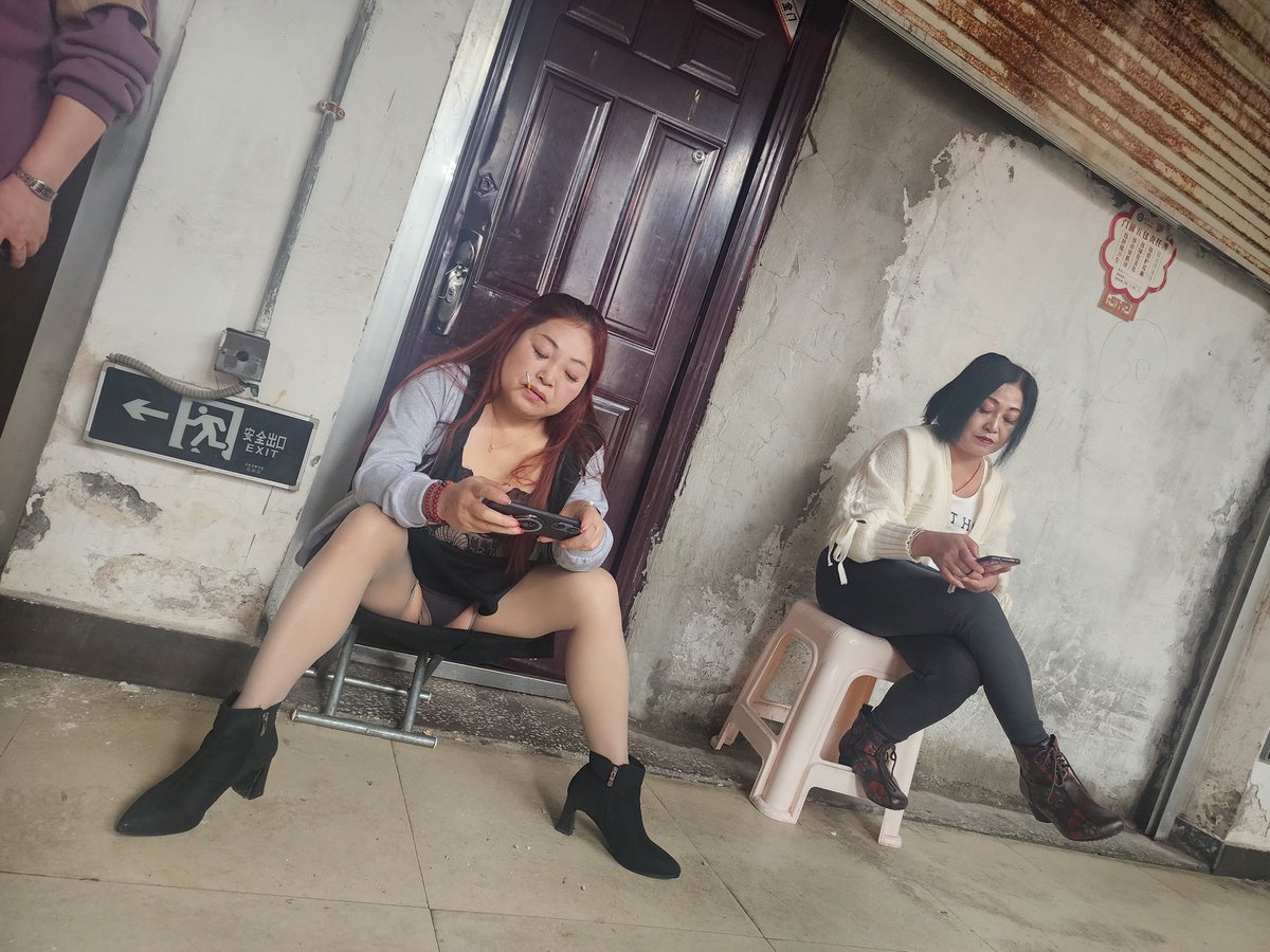 GuicongWang's tweet photo. 继续嫖娼，这种熟女🐔谁能接受？ https://t.co/eETZueMBkA