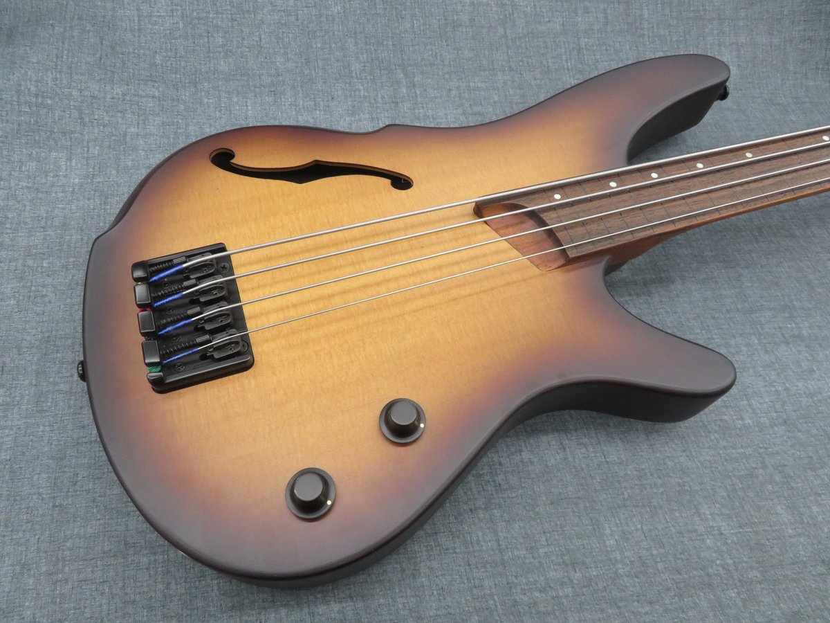 HARDOFF_NIIZA's tweet photo. IBANEZ/SRH500F入荷しました！
ピエゾPU搭載で、弦ごとに出力を調整することができる、大変実用的な1本。
初めてのフレットレスにもオススメです！

#ハードオフ
#エフェクター
#楽器
#ギター
#中古 https://t.co/2GtLB56zpB
