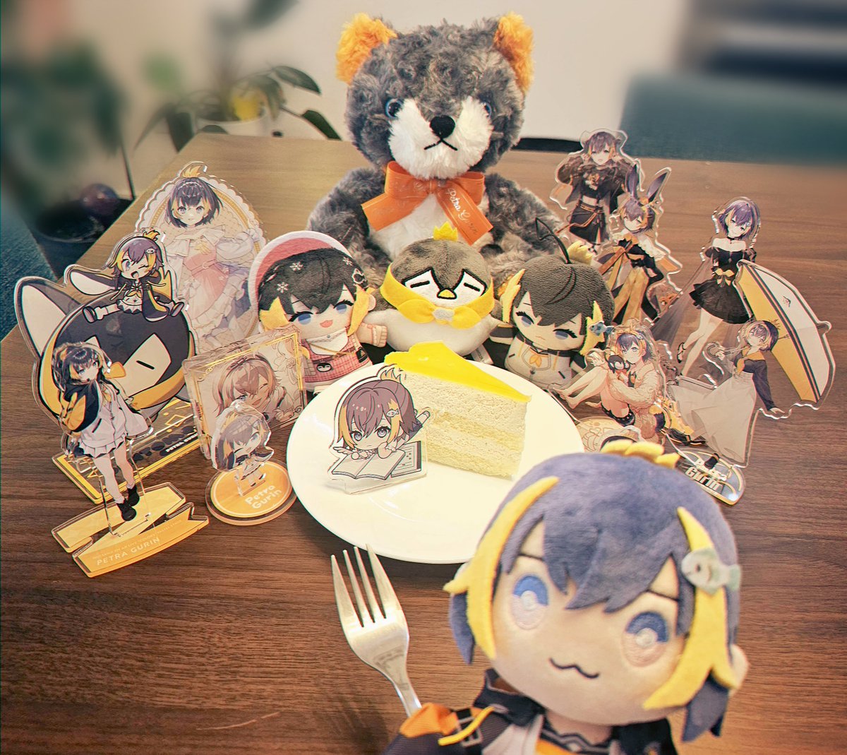 a1d8e2316745's tweet photo. happy birthday to the loveliest penguin of all time ever ๐งก๐ง๐
#PetraArt #petoBDAY2024 https://t.co/CxhIz7g6uK