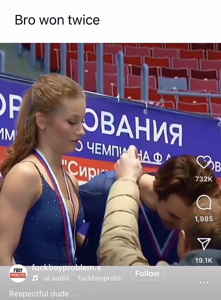 beanpoleis's tweet photo. Бля я не думала что доживу до момента, когда фрагмент из водокачки в Сочи с Васей и Максом на подиуме будет постить аккаунт «Fuckboyproblems» и это будет залетать на 17 миллионов просмотров в инсте 😭 https://t.co/EHkpaJ4RQP