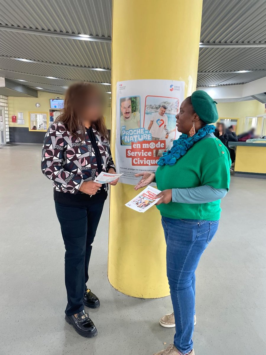 JMartin49350's tweet image. Semaine du développement durable - Jour 3

Nouveau stand du service civique écologique et une animation de session du jeu "Objectif planète durable" par les éco-délégué.e.s au @CdiGBraque 

▶️ lyc-braque-argenteuil.ac-versailles.fr/spip.php?artic… 

#EDD #CESCE #E3D #Ecodélégués @edd_versailles