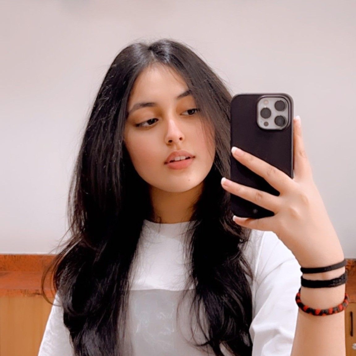 pihudotai's tweet photo. ✨Radiate confidence, wear your glow, and let your beauty speak louder than words 🌸 

#selflove #glowgirl #photo #photographics #photoshoot #viral #viralpost https://t.co/rGkTrZYrq5