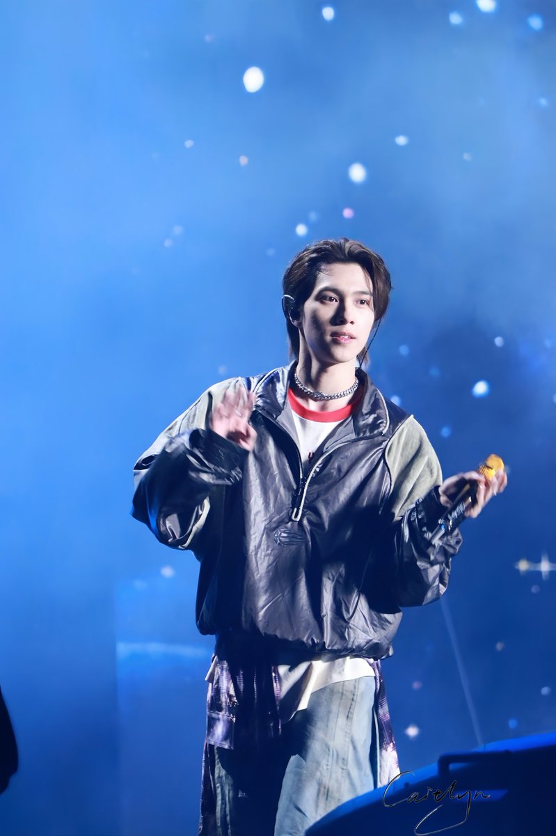fabulousTY71's tweet photo. 2024.10.20 HENDERY黄冠亨🦄

📍流亭机场停机坪 IN TSINGTAO

#WayV #WayV_FREQUENCY #HENDERY #黄冠亨 https://t.co/uQMTk2q9FF