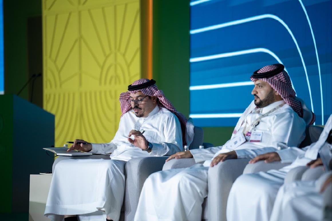 العمل التطوعي ليس مجرد نشاط نؤديه في أوقات فراغنا، بل هو رسالة نبيلة تحمل في طياتها، شعورًا بالمسؤولية تجاه الأرض التي نستمد منها حياتنا. في زمن تزداد فيه التحديات، يصبح العمل التطوعي جسرًا يربط بين الأفراد والطبيعة، ويُعيد صياغة علاقتنا مع البيئة بشكل يحقق التوازن المستدام.!