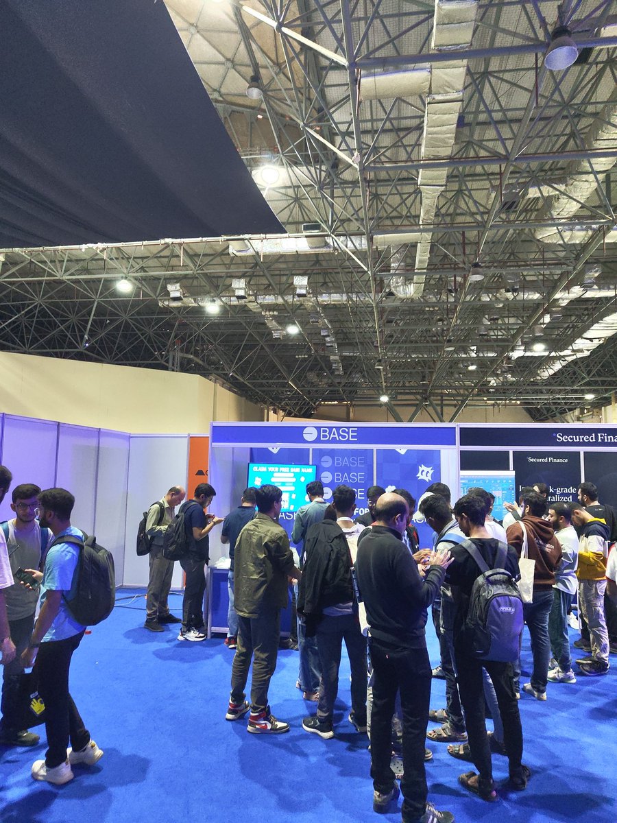 AryaNair__'s tweet photo. Here with @base #Coinbased #indiaonchain https://t.co/KjHZBXZudL