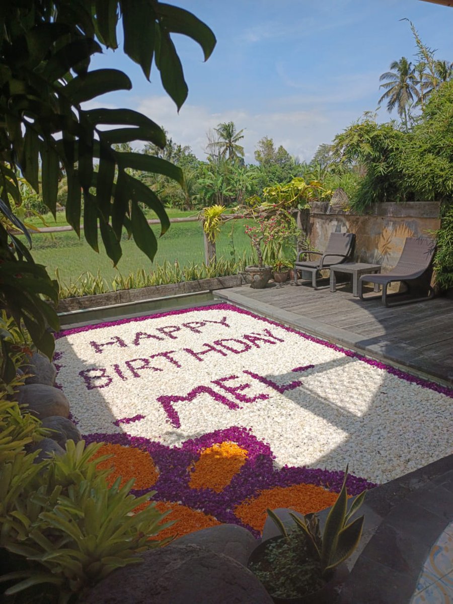 GesingMas's tweet photo. Birthday Pool Decoration
#Villa #Ubud #Staycation #POOL  #liburan #Bali https://t.co/k5P3KLJYi0