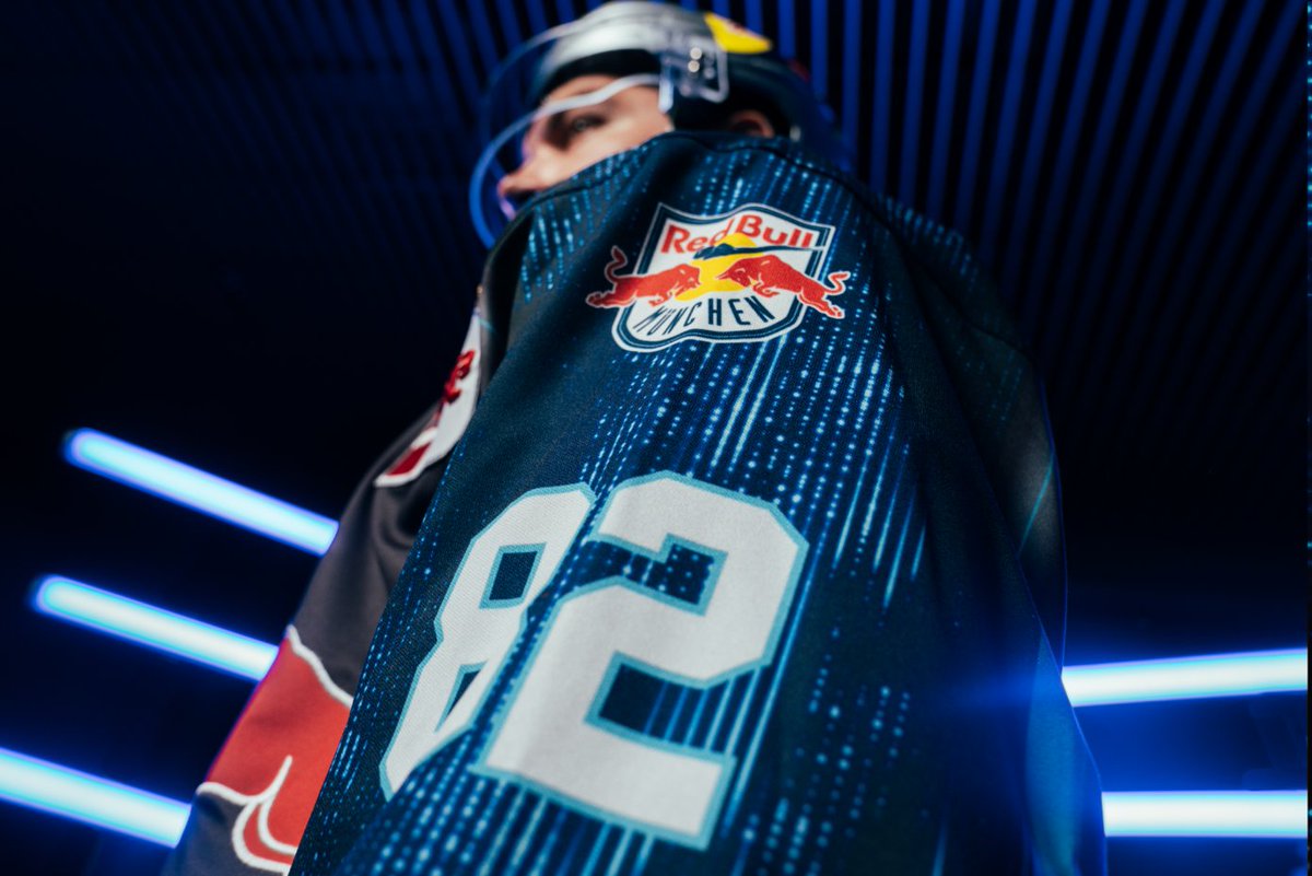 redbullshop's tweet photo. Fresh vibes for the puck drop! 🏒 @redbullmuenchen are ready to rock the ice in the new 3rd Jersey – are you?! https://t.co/wUWUtXTmJP

#icehockey #redbulls https://t.co/uO6WSyAGDB