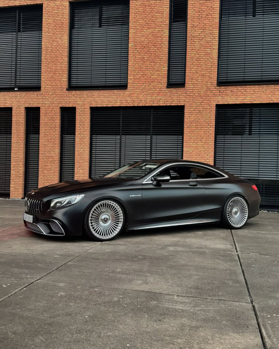 mbmaybachfans's tweet photo. S65 AMG V12 BITURBO 6.0-L

📸: @bakerm3 (IG) https://t.co/dsZOOE865p