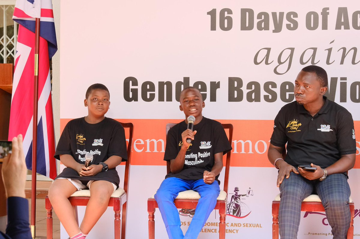 UKinNigeria's tweet photo. 🇬🇧 @JonnyBaxterFCDO hosted a #16DaysOfActivismAgainstGBV event in collaboration with @Lagosdsva under the Kings’ Club initiative, as part of efforts to address critical socio-cultural issues that impact adolescent boys with the goal of promoting positive masculinity.

@followlasg https://t.co/fg3jiLns3Q