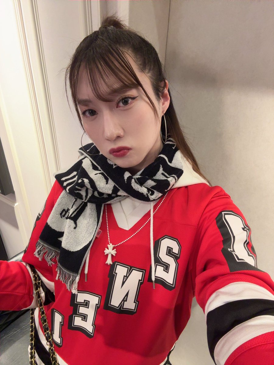 keipipi_vip_'s tweet photo. 10年ぶりにレジェンドのとぅえにちゃん達に会えて本当に終始ポロりだた....
改めて4人で再集結してくれてありがと😭
#WelcomeBackInKobe ♠️♥️🫶🏻 https://t.co/wzJSEa9sXg