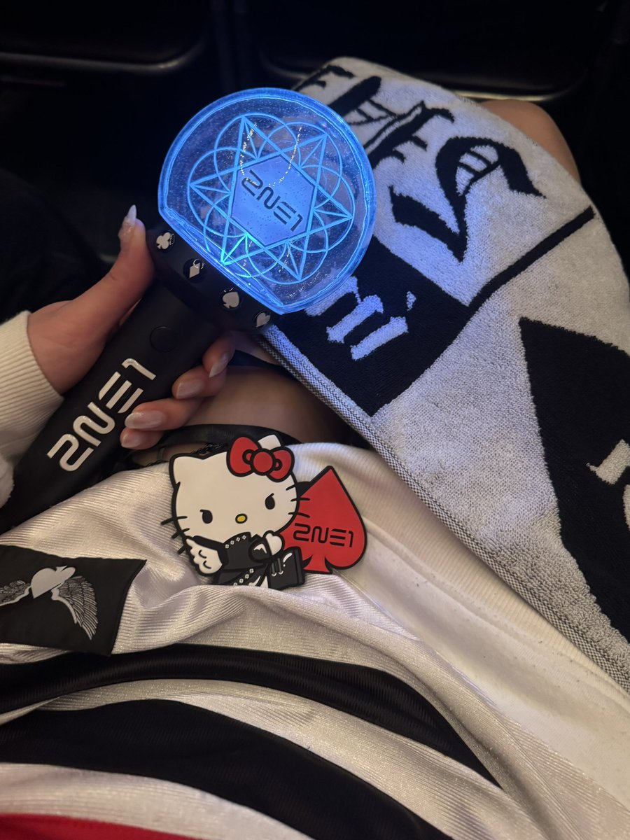 keipipi_vip_'s tweet photo. 10年ぶりにレジェンドのとぅえにちゃん達に会えて本当に終始ポロりだた....
改めて4人で再集結してくれてありがと😭
#WelcomeBackInKobe ♠️♥️🫶🏻 https://t.co/wzJSEa9sXg