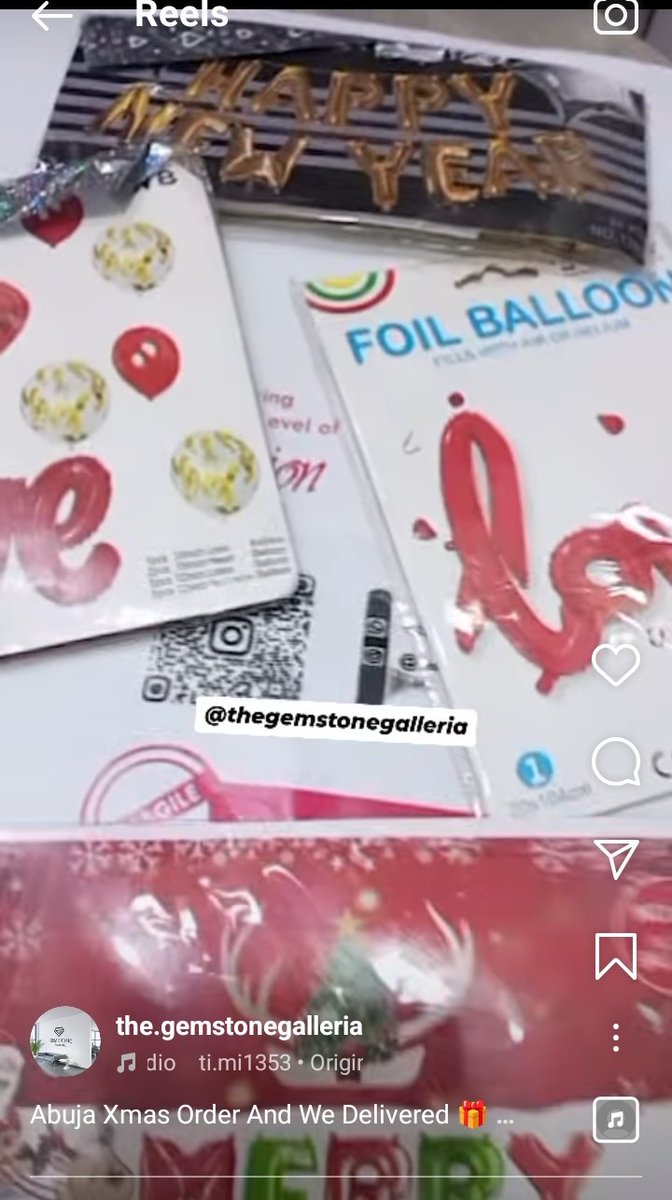 Don't have energy for big decorations this holiday season? We've got you covered 🎉
Get this Merry Christmas Balloon Set/ Happy New Year Balloon Set/Tinsel Garland/ Balloons 🎈 

Pick Up And Delivery Nationwide 📍 Mon-Sat 9am-7pm 📍 SHOP 22 ORIYOMI PLAZA ORIYOMI STR IKEJA LAGOS.