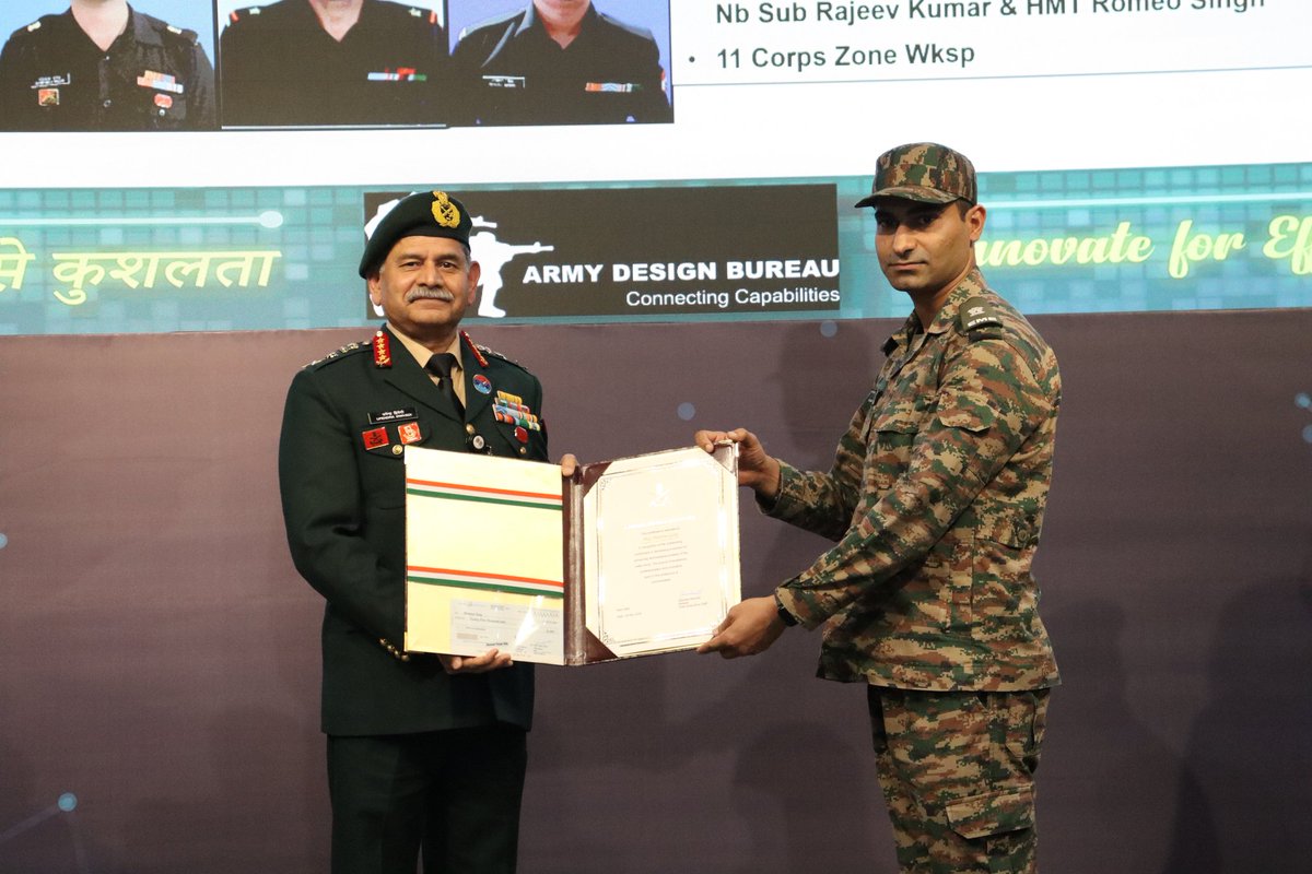 VajraCorps_IA's tweet photo. #IndianArmy
#OnPathofTransformation

#ChiefofArmyStaff congratulated #VajraCorps for their pioneering in-house innovation on the firing platform of the T-72 tank. The breakthrough by #SadaivPrathamEagles marks a significant leap towards improved operational #CapabilityDevelopment & showcases Indian Army’s commitment towards #SelfReliance and excellence

#TechnologyInfusion 
#Atmanirbharta

@adgpi 
@westerncomd_IA 
@pro_defence