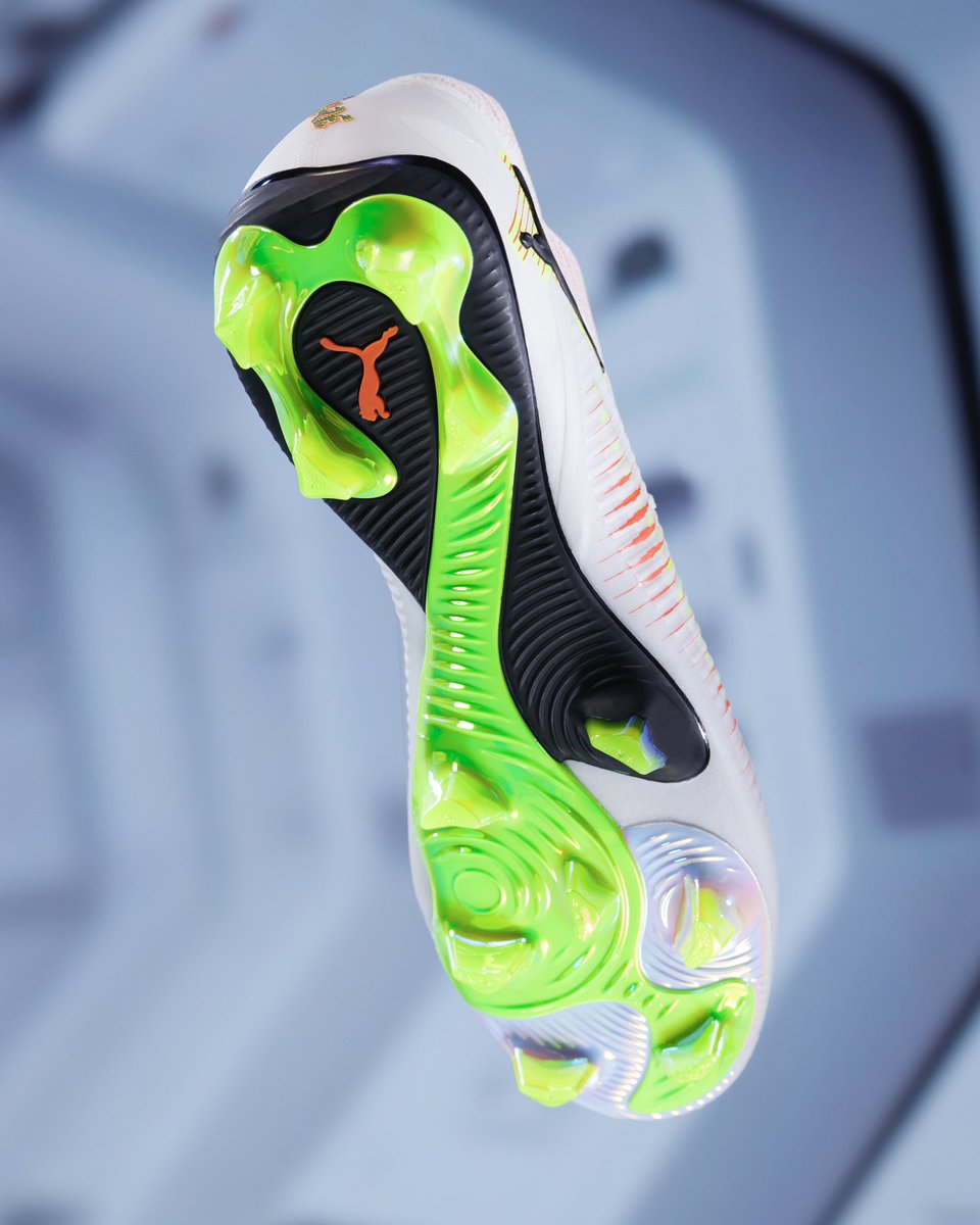 pumafootball's tweet photo. Into the FUTURE. A new era of creativity is coming.

Introducting the new FUTURE 8 Launch Edition, available now on https://t.co/6Q5vmemNDD 🔗 https://t.co/dxwtGagKcN