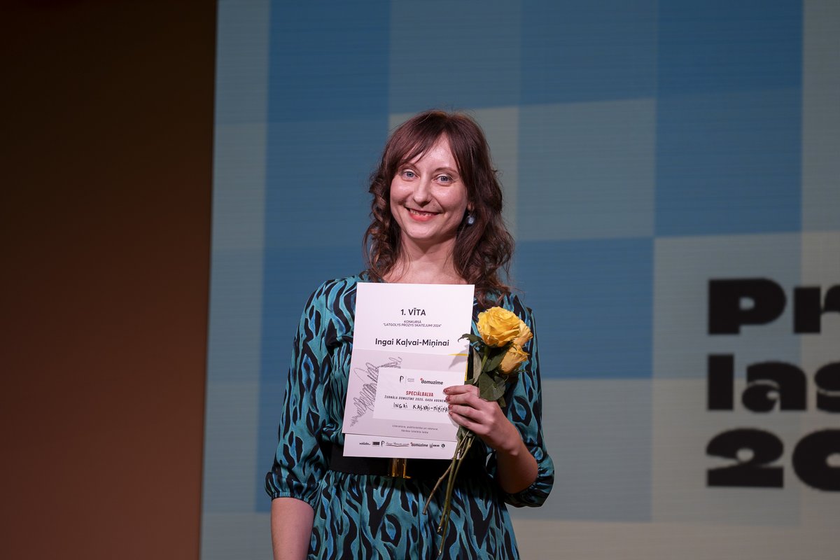 Latgales prozas lasījumos uzvaras laurus plūca Inga Kaļva-Miņina, kura lasīja fragmentu no darba "Sirdsbolss".
Sirsnīgi sveicam un tiksimies ar autori  noslēguma pasākumā Rīgā! 
Paldies <a href="/voluuda/">Latgalīšu kulturys kusteiba "Volūda"</a> par skaisto pasākumu!
Foto (c) Amanda Anusāne