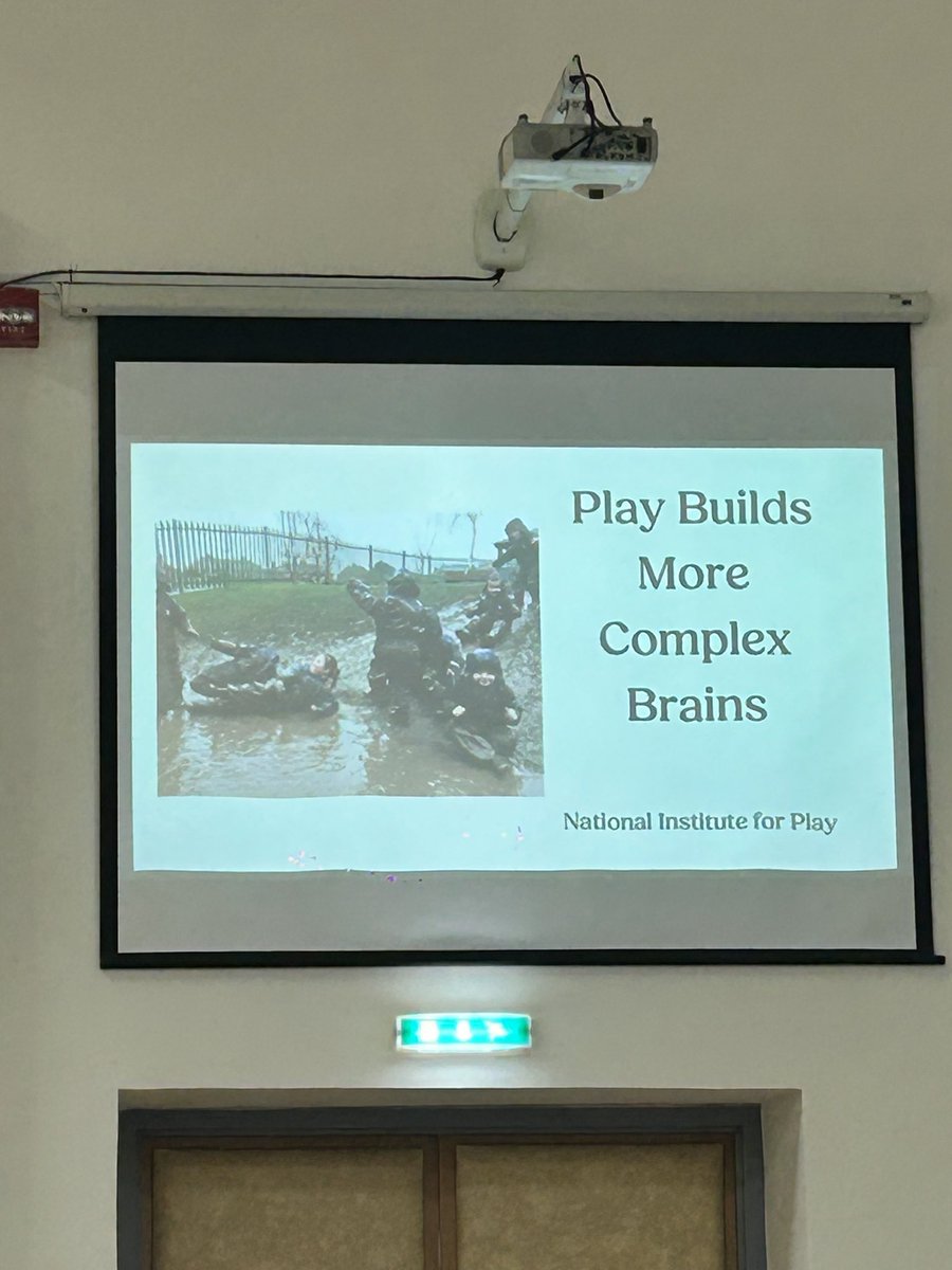 𝐺𝑒𝑜𝑟𝑔𝑖𝑒 👩🏽‍🏫 tweet media