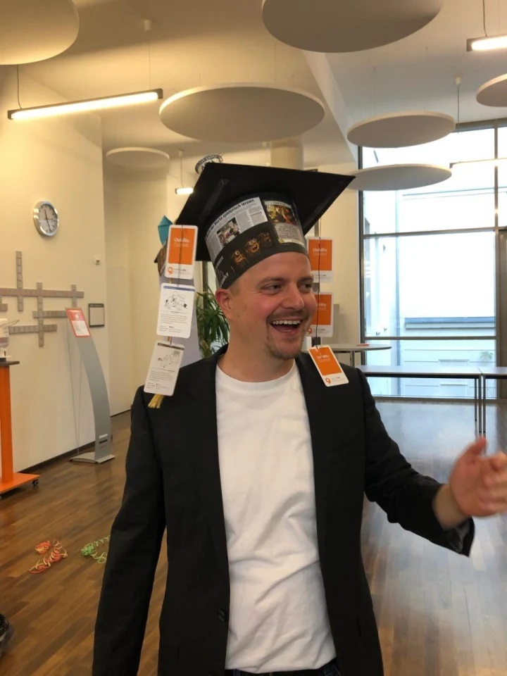 🎓Herzlichen Glückwunsch an Benedikt Beuttler <a href="/benebeuttler/">BB</a>! 🎉Der Doktorand in der AG #Sprache &amp; #KI in der #Bildung verteidigte erfolgreich seine Dissertation, in der er ein tabletbasiertes Tool zur Erkennung von Lese-Rechtschreib-Schwäche vorstellt. iwm-tuebingen.de/www/de/institu…