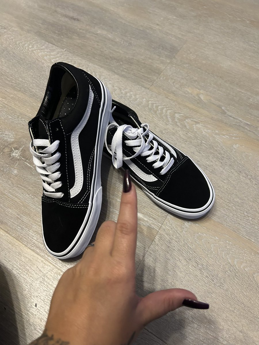 Guten Morgen sklavenvolk 
Wieder ein braves Schweinchen was sich bewehrt hat und mich glücklich gemacht hat ! 

#findom #goddes #fußfetisch #zahlschwein