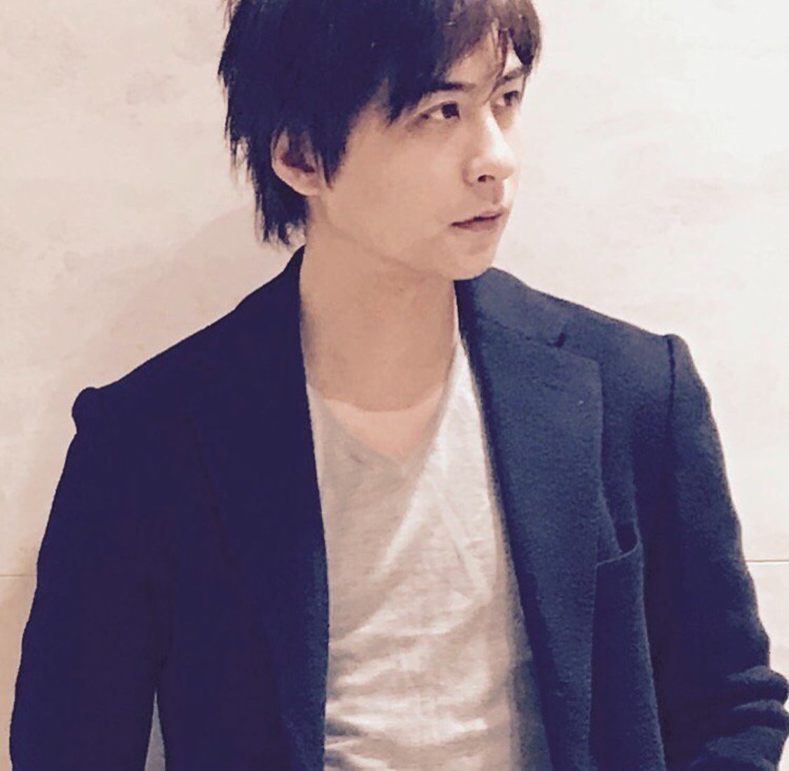 kenjiomori_bot's tweet photo. 常に格調美のある大森健司先生の作品❤️‍🩹外見の内側に知性やたくましさや情熱もあって、多面性こそが健司先生の俳句の魅力なのだと最近感じます🤤
名の月や跣足であるくけものみち
囀りのひとあをあをとわすれけり　
（共に健司先生作です）
早く次の句集だして欲しいです📙
#大森健司　#京都　#俳句 https://t.co/u2xPoGIxlX