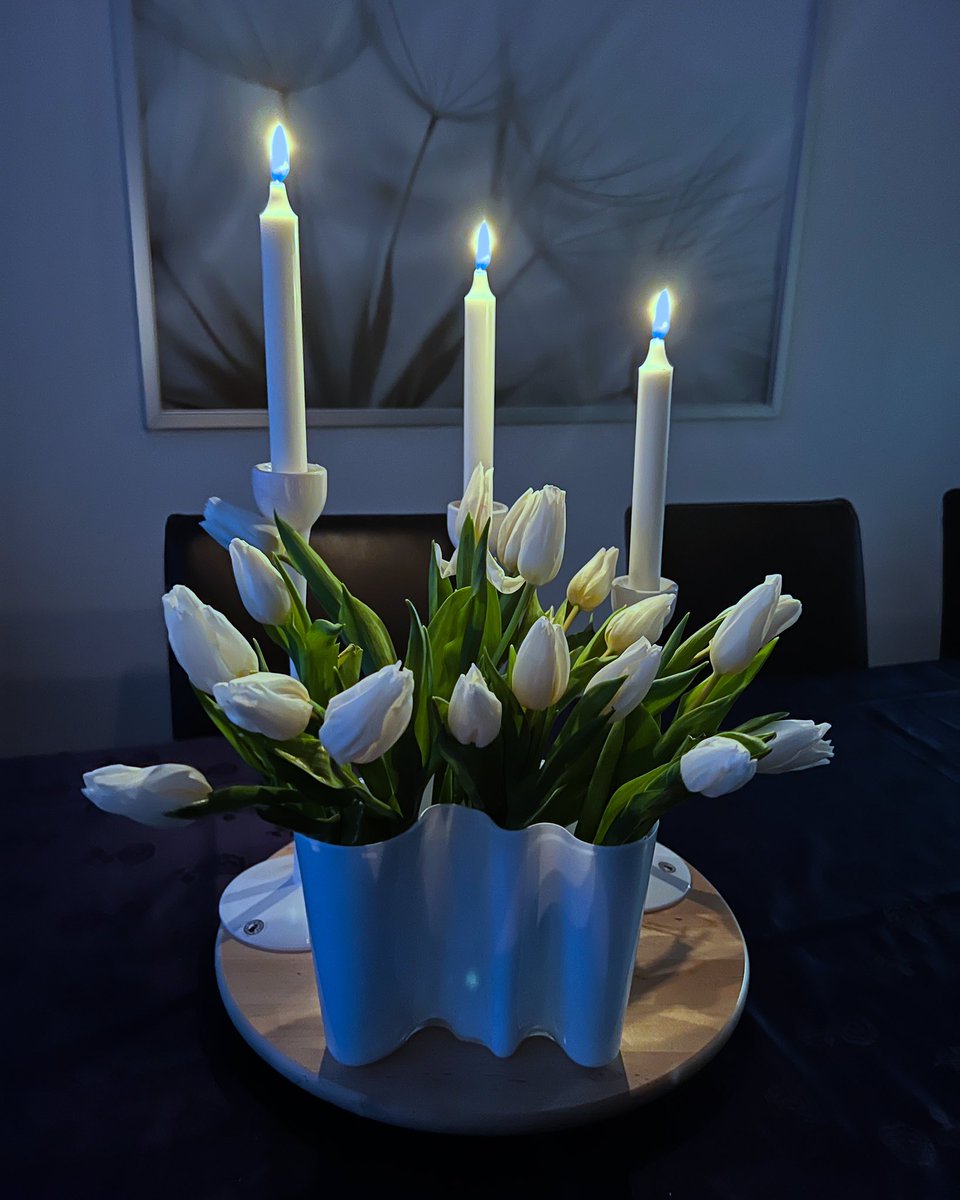 Tänään juhlimme Suomen itsenäisyyttä – maata, jossa kulttuuri ja taide ovat syvästi juurtuneet kansalliseen identiteettiimme. 🇫🇮
Suomalainen taide on kertonut tarinoita rohkeudesta, luonnosta ja historiasta,ja se elää meissä tänäänkin
🇫🇮Onnea itsenäinen Suomi!🇫🇮
#itsenäisyyspäivä