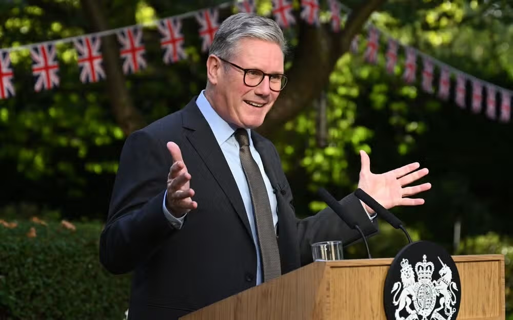 MarioNawfal's tweet photo. 🚨🇬🇧UK GEARS UP FOR ANOTHER TAX TANTRUM

PM Keir Starmer, in his infinite wisdom, has hinted that more tax rises aren't off the table, even though his finance minister, Rachel Reeves, previously swore that the last £42 billion tax grab was the end of it. 

Business chiefs have already downgraded forecasts for the economy as they reel from the impact of the latest hikes. 

Reeves, in a classic case of political backpedaling, initially promised no more tax rises during this Parliament after businesses warned about jobs being cut and wages staying in the basement. 

However, she's now playing the quiet game when asked to double down on that promise. 

Source: Daily Mail