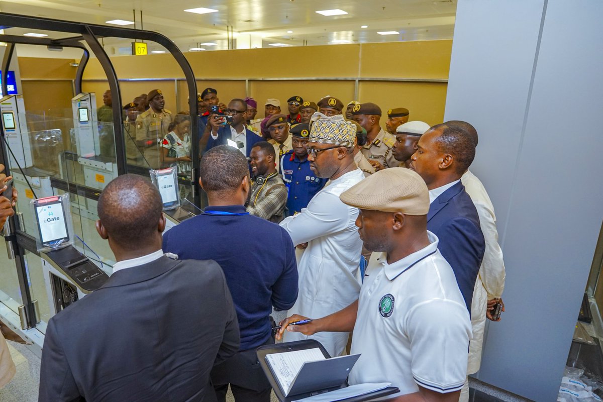 JOBSON_EWALEFOH's tweet photo. 🌍 Welcome to the future of travel!
Nigeria’s e-Gate System is here to make airport immigration faster and hassle-free. Say goodbye to long queues and hello to seamless entry! 🇳🇬✨ https://t.co/G0h9IFCyhl