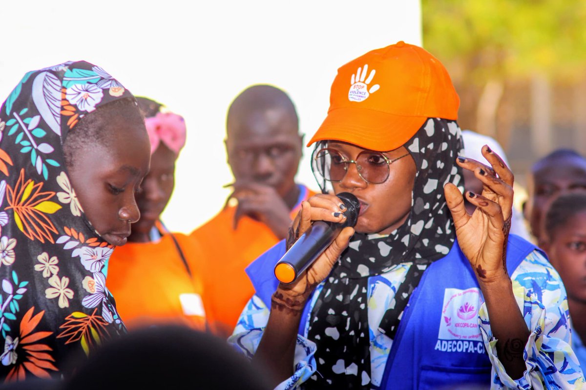 Adecopa_21's tweet photo. Ce 5 déc, @Adecopa_Cam08 &amp; #ACE ont organisé une sensibilisation au Lycée Classique de Tokombéré.
L'objectif était de sensibiliser les élèves &amp; le personnel enseignant aux enjeux de violence en milieu scolaire, de les encourager à prendre action pour les prévenir &amp; les combattre https://t.co/nlXPG731gB