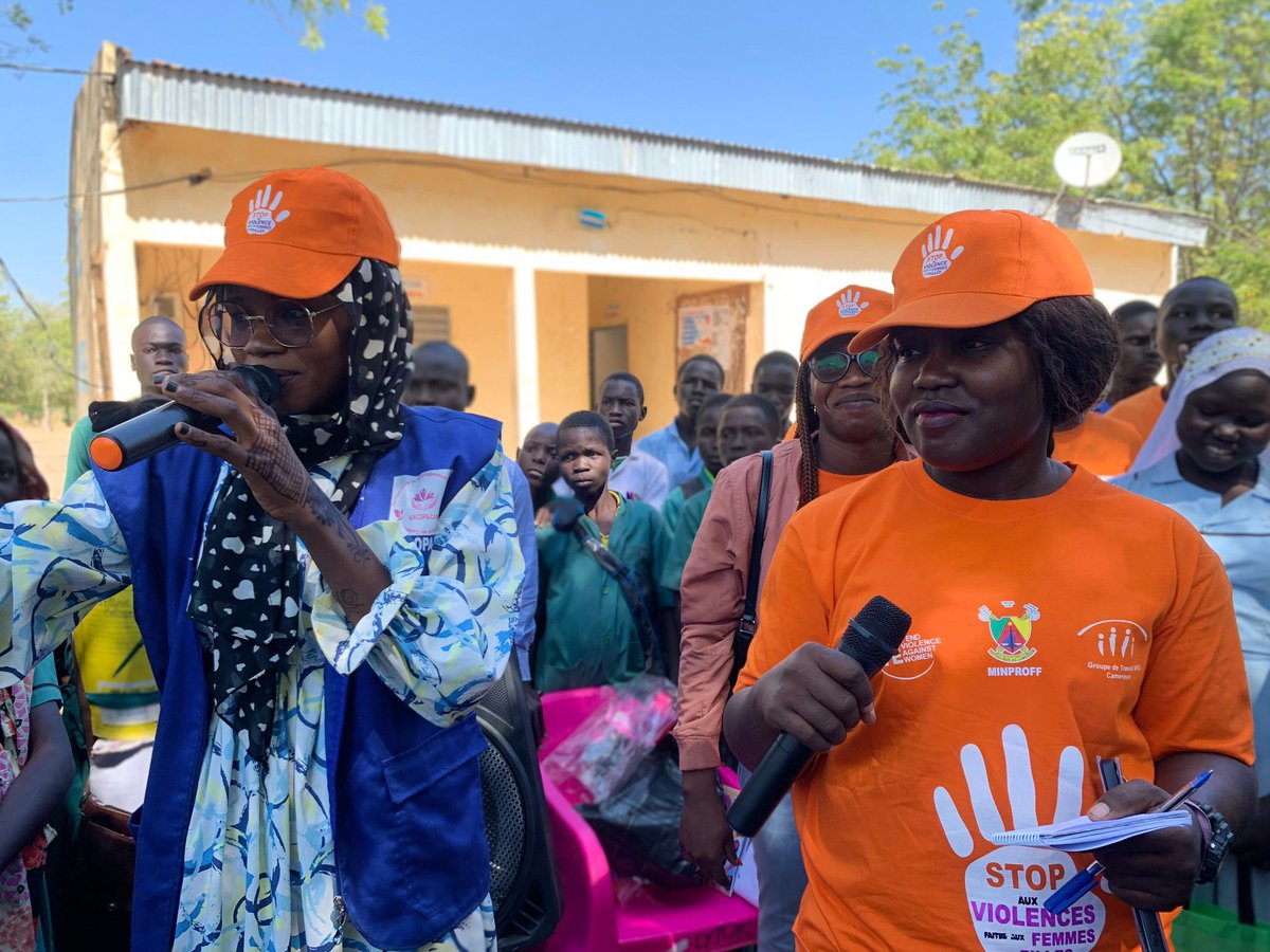 Adecopa_21's tweet photo. Ce 5 déc, @Adecopa_Cam08 &amp; #ACE ont organisé une sensibilisation au Lycée Classique de Tokombéré.
L'objectif était de sensibiliser les élèves &amp; le personnel enseignant aux enjeux de violence en milieu scolaire, de les encourager à prendre action pour les prévenir &amp; les combattre https://t.co/nlXPG731gB