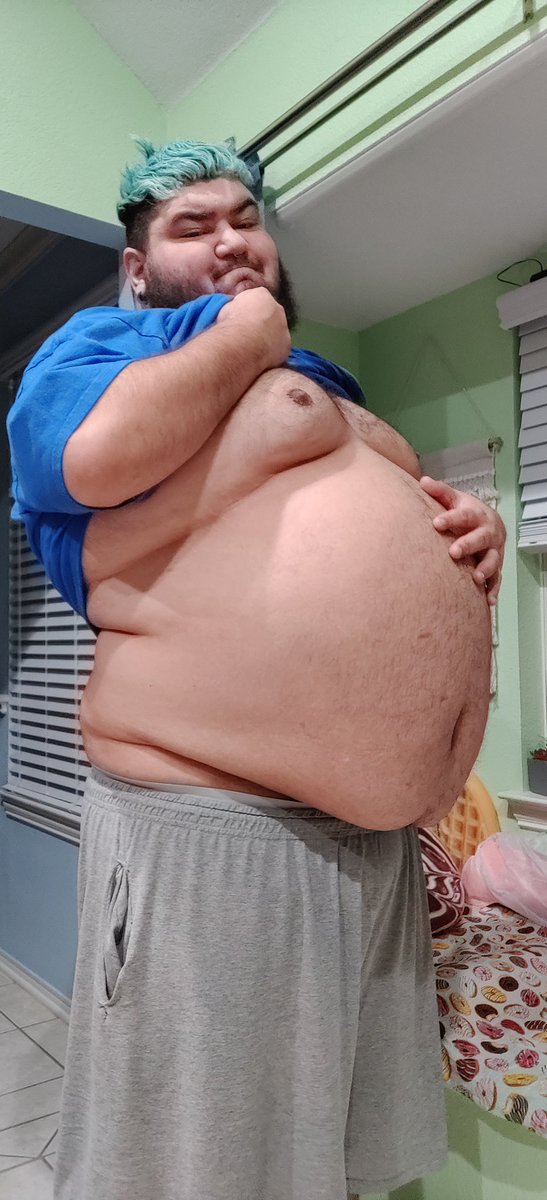 Would you believe me if I told you I ate two sandwiches while the others were being made? Either way, they are all in the same place 🥴