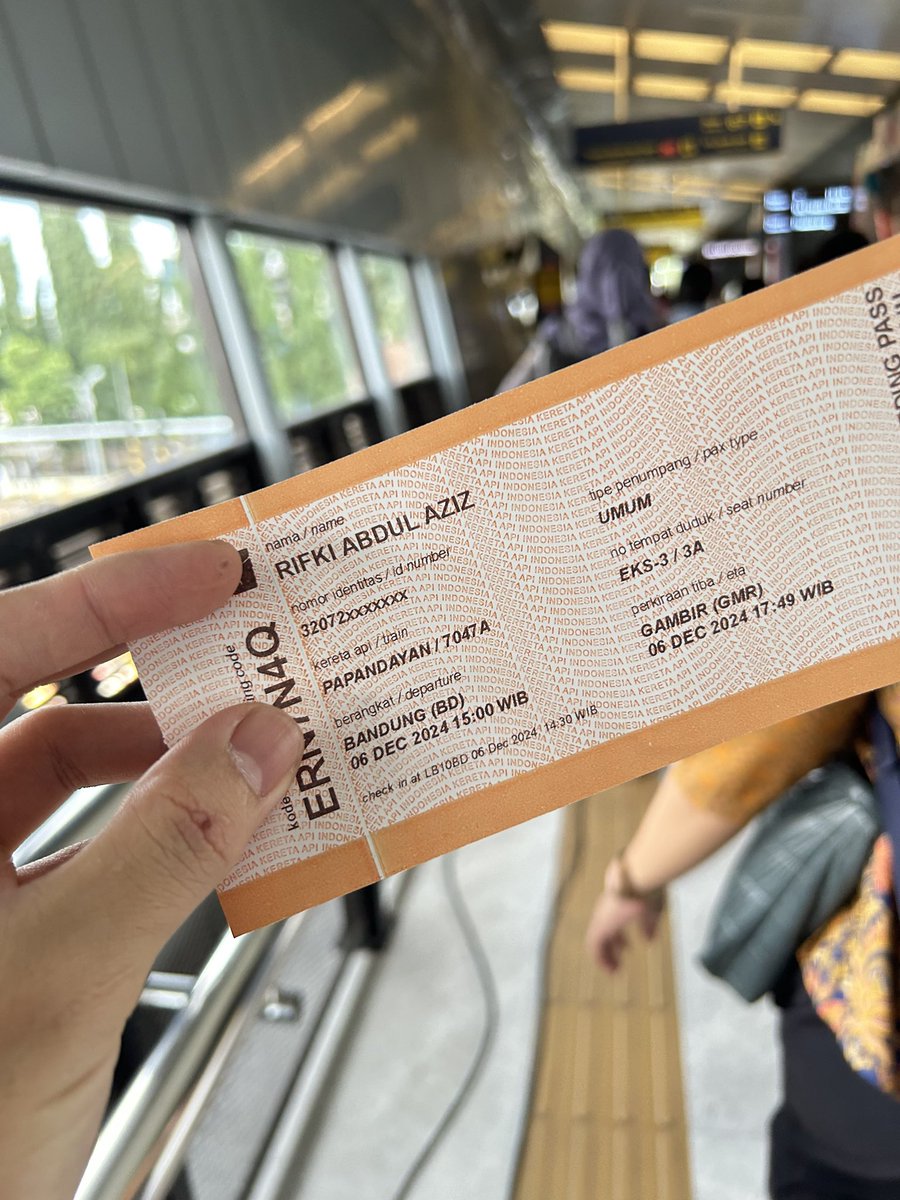 iaazz01's tweet photo. Cari temen buat nonton viviz soalnya sendirian
Bandung-jkt
#viviz #VIVIZ #motionIMEfestival https://t.co/GPybS92GGt