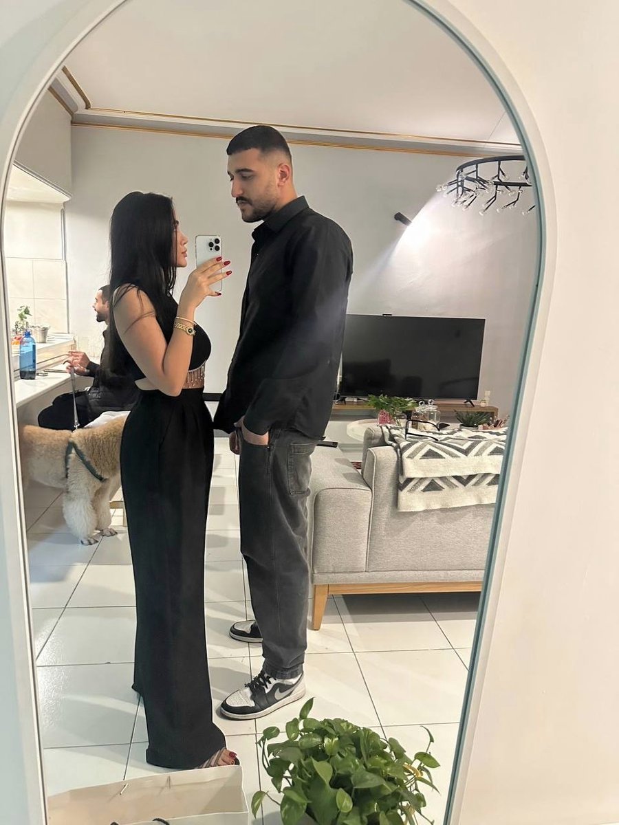 mishepydamnakni's tweet image. من و آقا پسره.