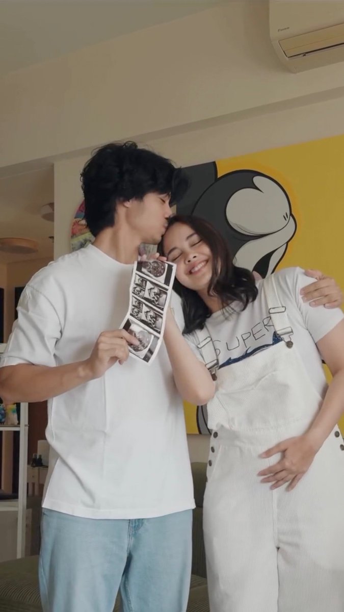 gmanews's tweet photo. READY, PLAYER 3 ⭐💞

Megan Young and Mikael Daez just announced that they are expecting their first child!

On social media, the actress and beauty queen shared a "Super Mario"-inspired video announcement of her pregnancy, with her and Mikael as Players 1 and 2.

Congratulations! 

📷 Megan Young/Instagram

Read: https://t.co/rCOr6k3MFa