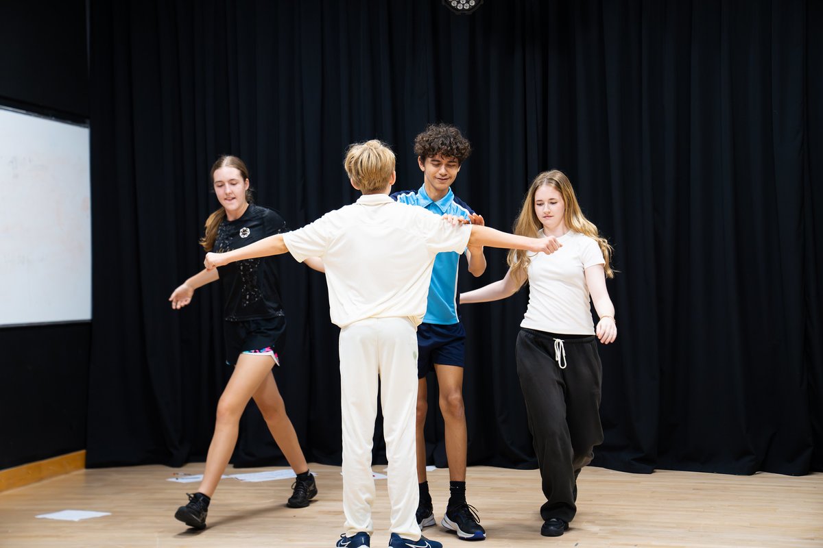 BSAKAbuDhabi's tweet photo. Our @BSAKyear10  Drama students had a fantastic opportunity to inspire their performance work through their online workshop with 'The Paperbirds Theatre Company'. Learning new techniques to create engaging and thought provoking material, looks like a lot of fun. 
#BSAKDrama https://t.co/XzVz3nTMEb