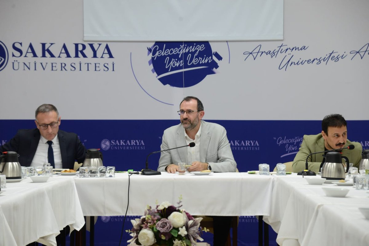 sakaryamem's tweet photo. Sakarya Üniversitesinin idari ve akademik temsilcileriyle müdürlüğümüz Ar-Ge ekibi eğitim ve sosyal sorumluluk alanlarında yeni projeler geliştirmek hedefiyle toplantı gerçekleştirdi.
Toplantıya Sakarya Üniversitesi Rektör Yardımcısı Prof.Dr.Özer Köseoğlu, Eğitim Fakültesi Dekanı Prof.Dr.Hüseyin Çalışkan, İl Millî Eğitim Müdür Yardımcımız Atalay Gürbüz, Şube Müdürümüz Özcan Erşen, Ar-Ge ve Özel Büro birimlerimizdeki koordinatör öğretmenlerimiz katılım sağladı.

@tcmeb
@Yusuf__Tekin
@dogan_rahmi