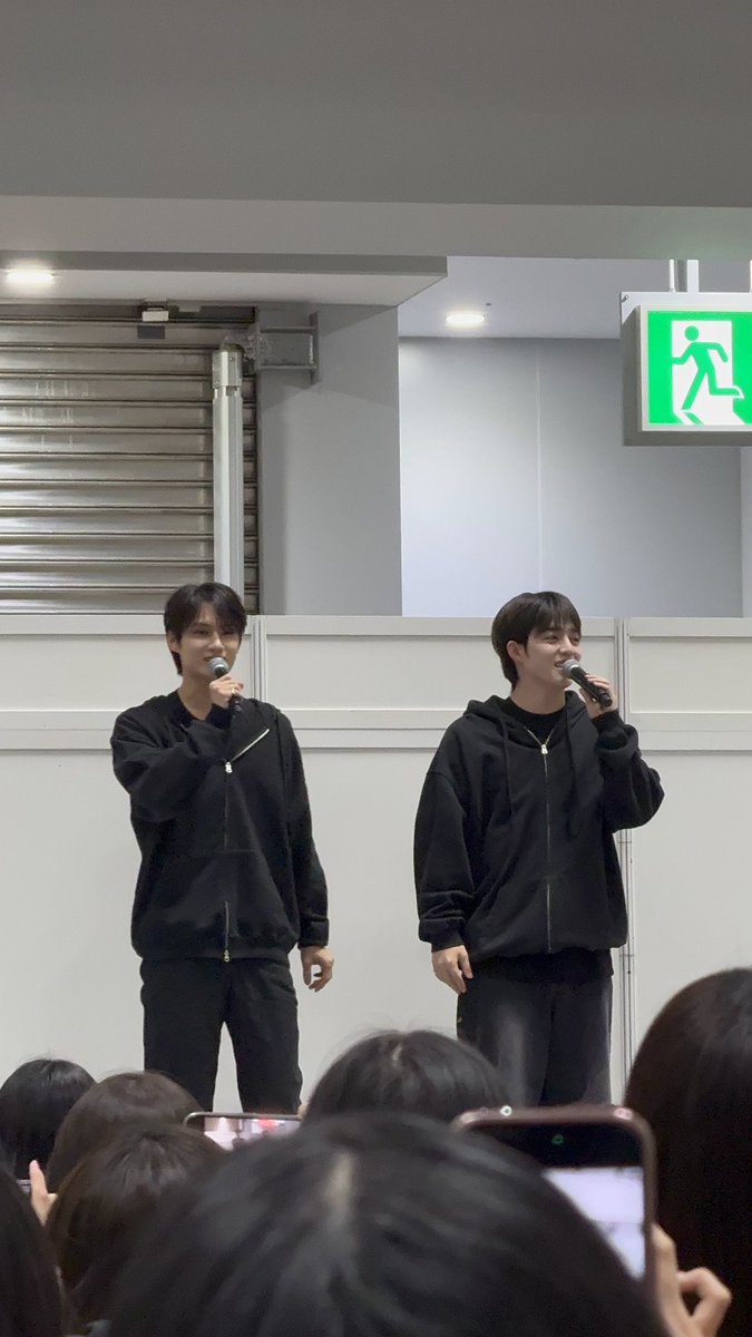 juncheolthinker's tweet photo. OH MY GOD JUNCHEOL FOR TODAY'S FAREWELL EVENT !?#,@,?! https://t.co/4SraaFVZ92