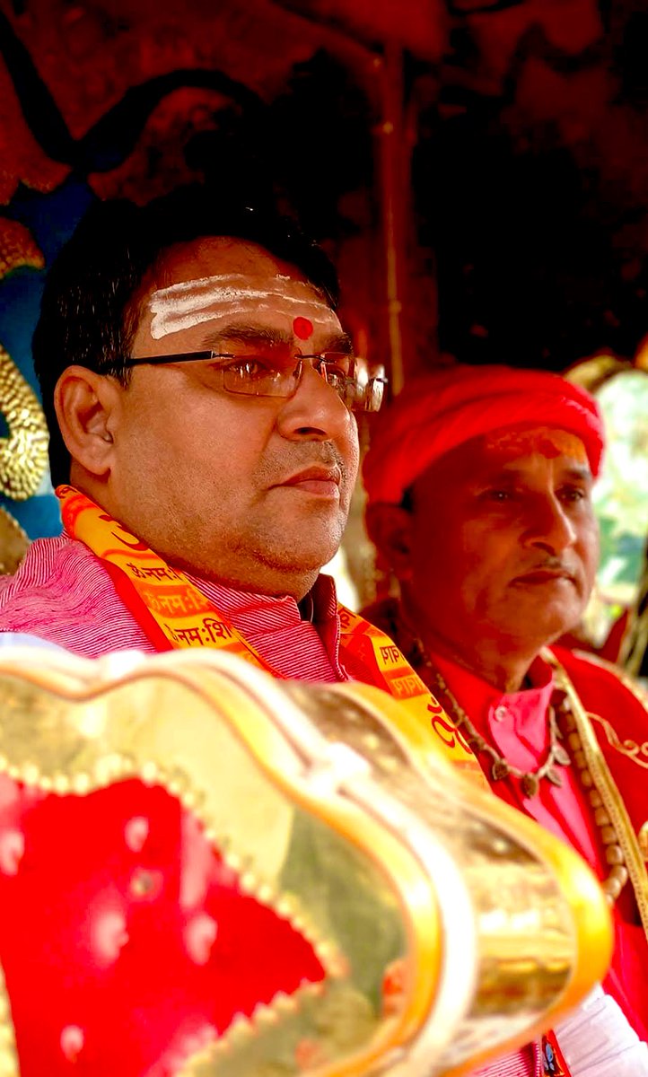 ManjeetJDUbihar's tweet photo. सिधवलिया (ब्रजकिशोर हाल्ट) स्थित पावन शिव मंदिर में पूजा अर्चना कर कलश यात्रा में सम्मिलित होने का सौभाग्य प्राप्त हुआ । 

हर हर महादेव 🙏🏾 https://t.co/uJrNxPYV69