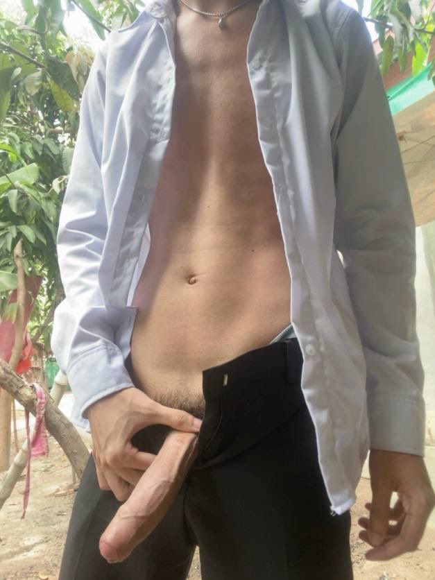 DavidSi99011549's tweet photo. ចង់បៀមអត់😝💦 @_Xiang2K8_ https://t.co/r5PatLLggF