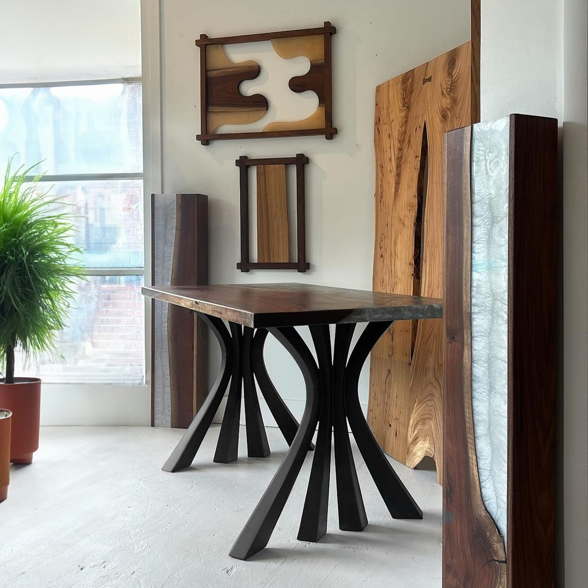 Flowyline_'s tweet image. When a centerpiece is truly unique, it highlights the entire space, no matter how big or small.
📸: cottage_by_the_sea_woodwork

Shop Akro dining furniture legs: flowyline.com/products/420-a…

#customdiningtable #uniquetable #diningtableart #customfurniture #customfurnituremaker