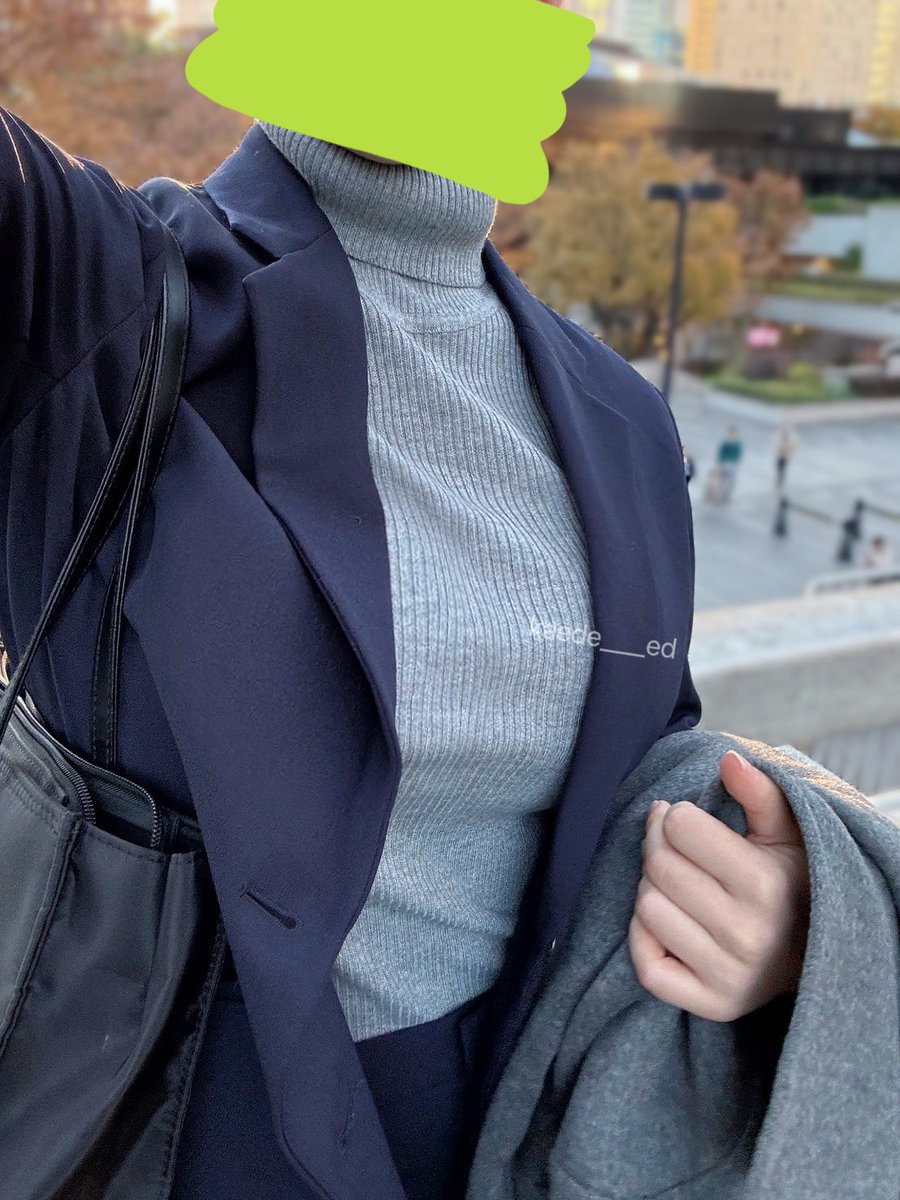 休憩中の1枚🥹
この時期の外は寒いけど厚着すると少し汗かきます、、
今日は打ち合わせで伺った会社のトイレで我慢できず撮影してしまいました、、

あとでアップしますね🥺 https://t.co/vdUhom8Nlg