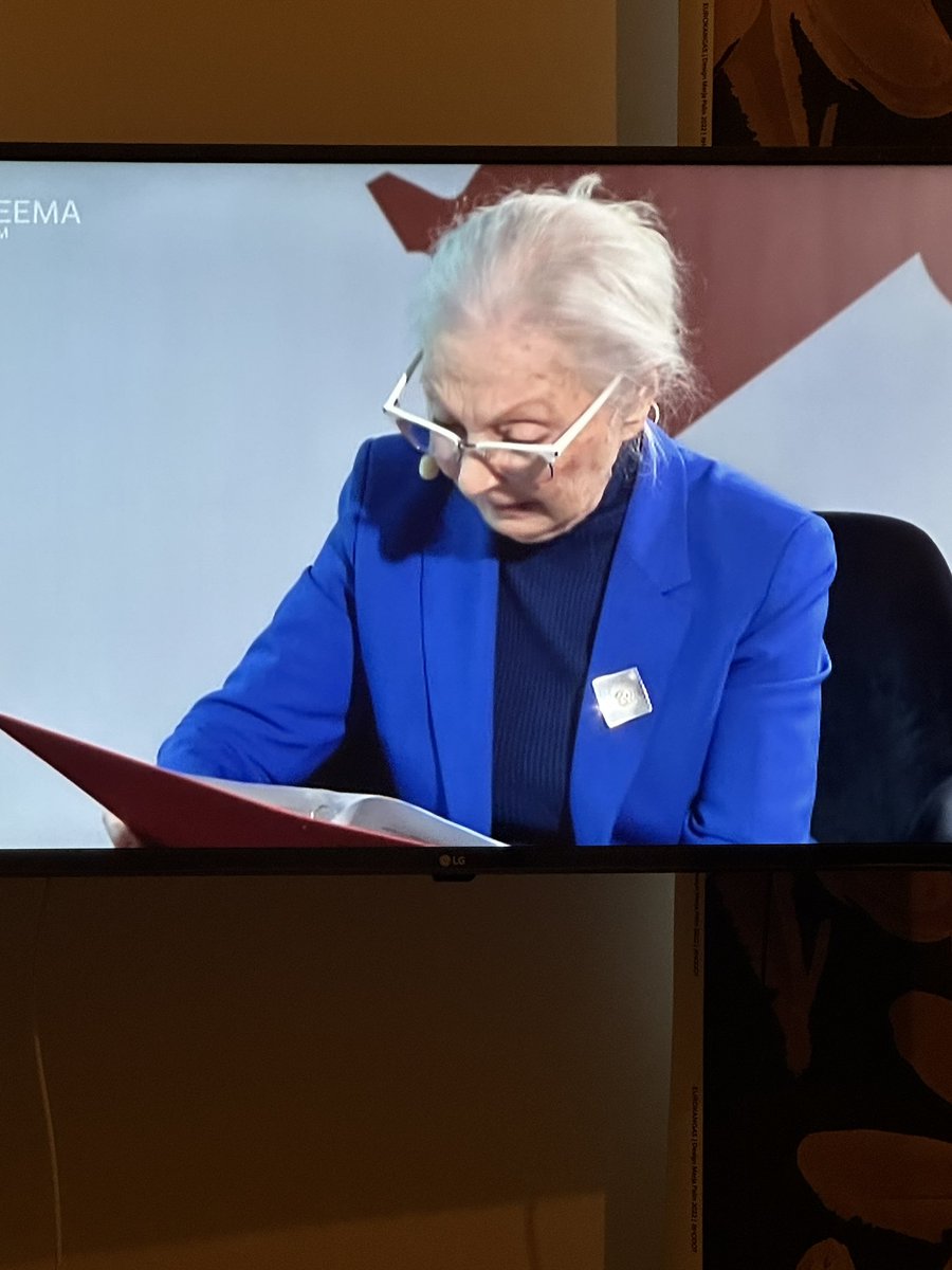 JanneJukkola's tweet photo. Kiitos @YleAreena tästä huikeasta kokemuksesta. Tämä versio meni heittämällä kärkeen!
#tuntematonsotilas #lukumaraton #yle https://t.co/PaBxFGUjYt