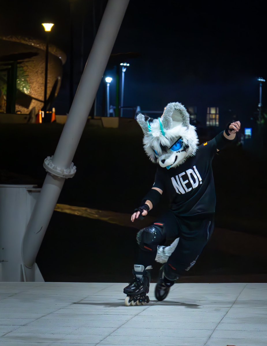 UEverygood's tweet image. 「小心一點喔 不要太靠近 免得被我撞到了&amp;gt;:3」

📷：Max Kirito