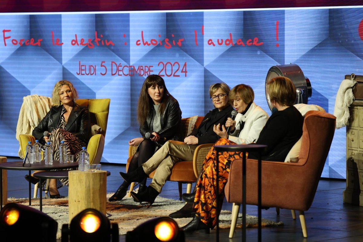 Elizabeth Ducottet tweet media