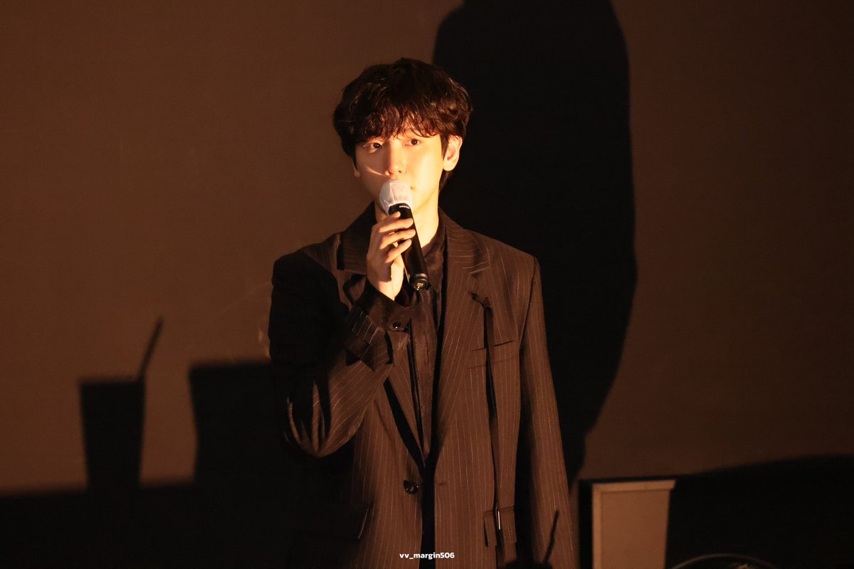 VV_margin506's tweet photo. 20241201 
Lonsdaleite-dot CGV Guest visit
📷@B_hundred_Hyun 
In the winter, full of sunshine.
#BAEKHYUN #백현 #백현이 https://t.co/03h7WGNrkg