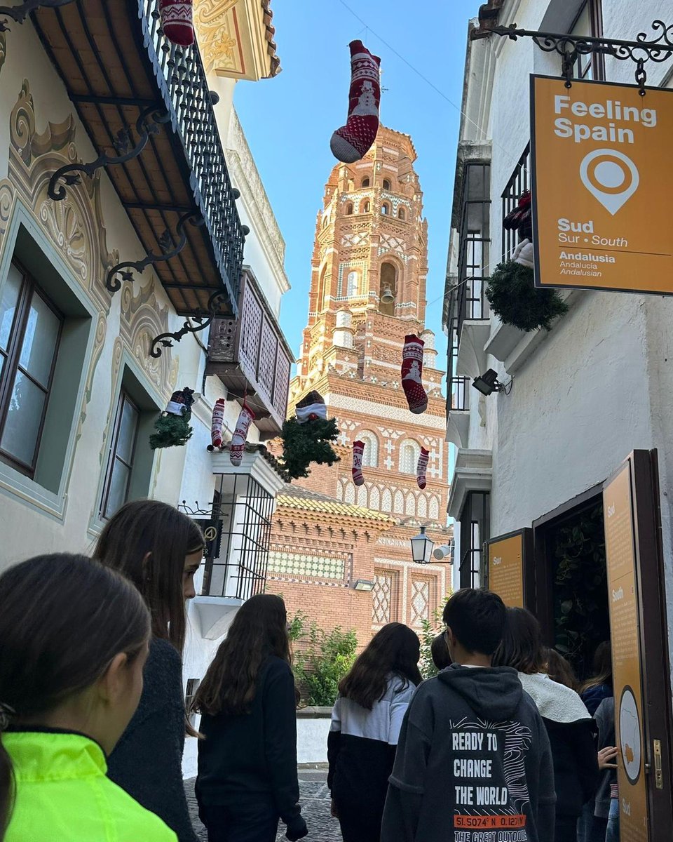 La cultura és fonamental en el desenvolupament d'un infant 🎭. És important que, des de ben petits, els nens es familiaritzin amb activitats artístiques 🎨, visites a museus 🏛️ i altres experiències culturals 📚.

#cultura #sortides #experiencies #lestonnactgn #tarragona
