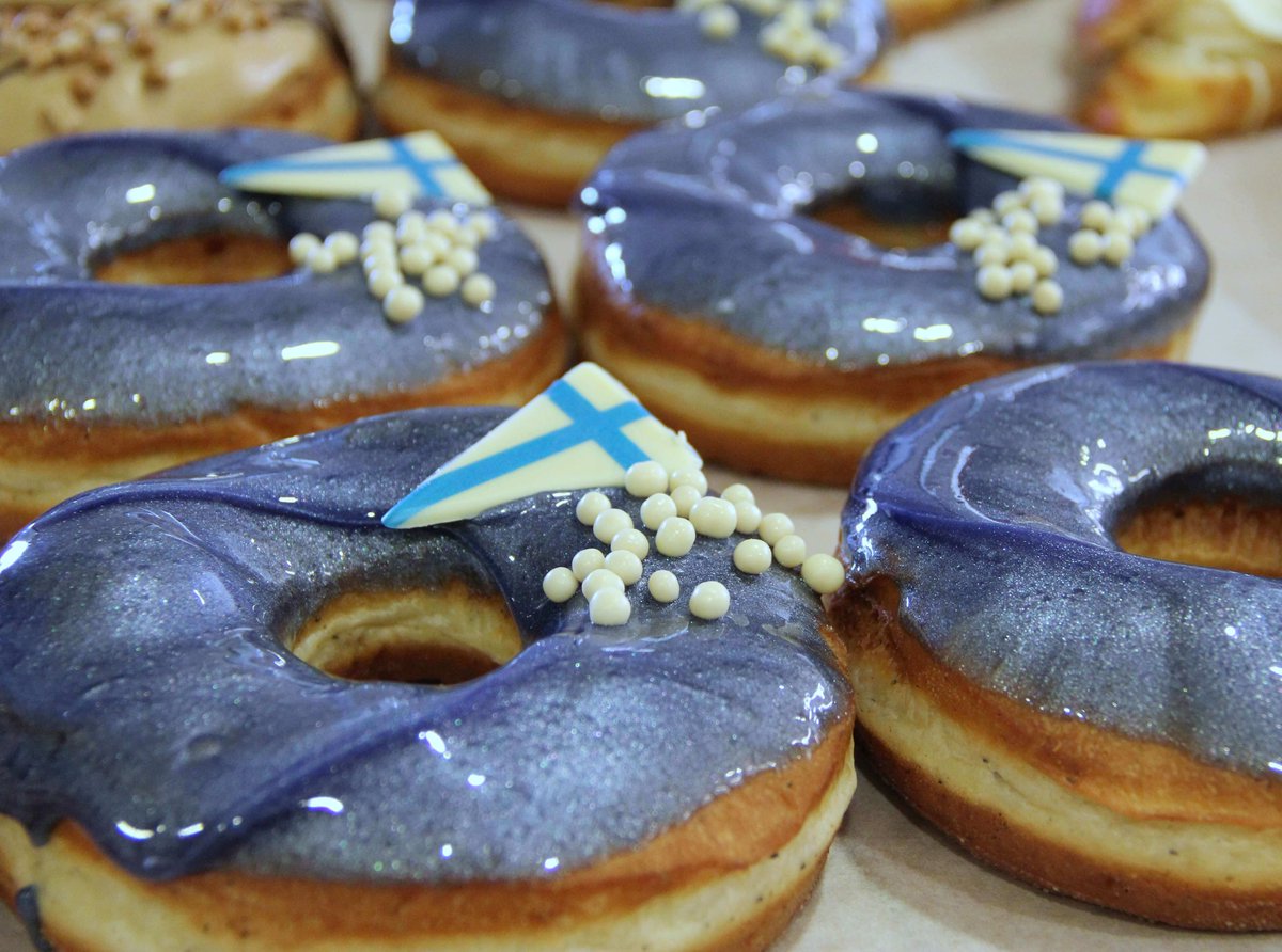 Hyvää ja rauhallista itsenäisyyspäivää!💙🤍

#itsenäisyyspäivä #hyvääitsenäisyyspäivää #leipurin #leipurinsuomi #juhlakausi #talvi #thinkdeliciously #maistuvampaabisnestä