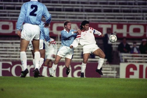 90sfootball's tweet photo. Diego Maradona vs Paul Gascoigne. https://t.co/nimoLJRAGK